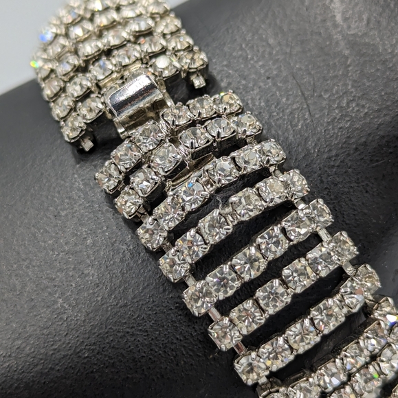 Vintage Silver Tone Clear Rhinestones Half Dome Statement Bracelet 7" Unmarked - Picture 4 of 11